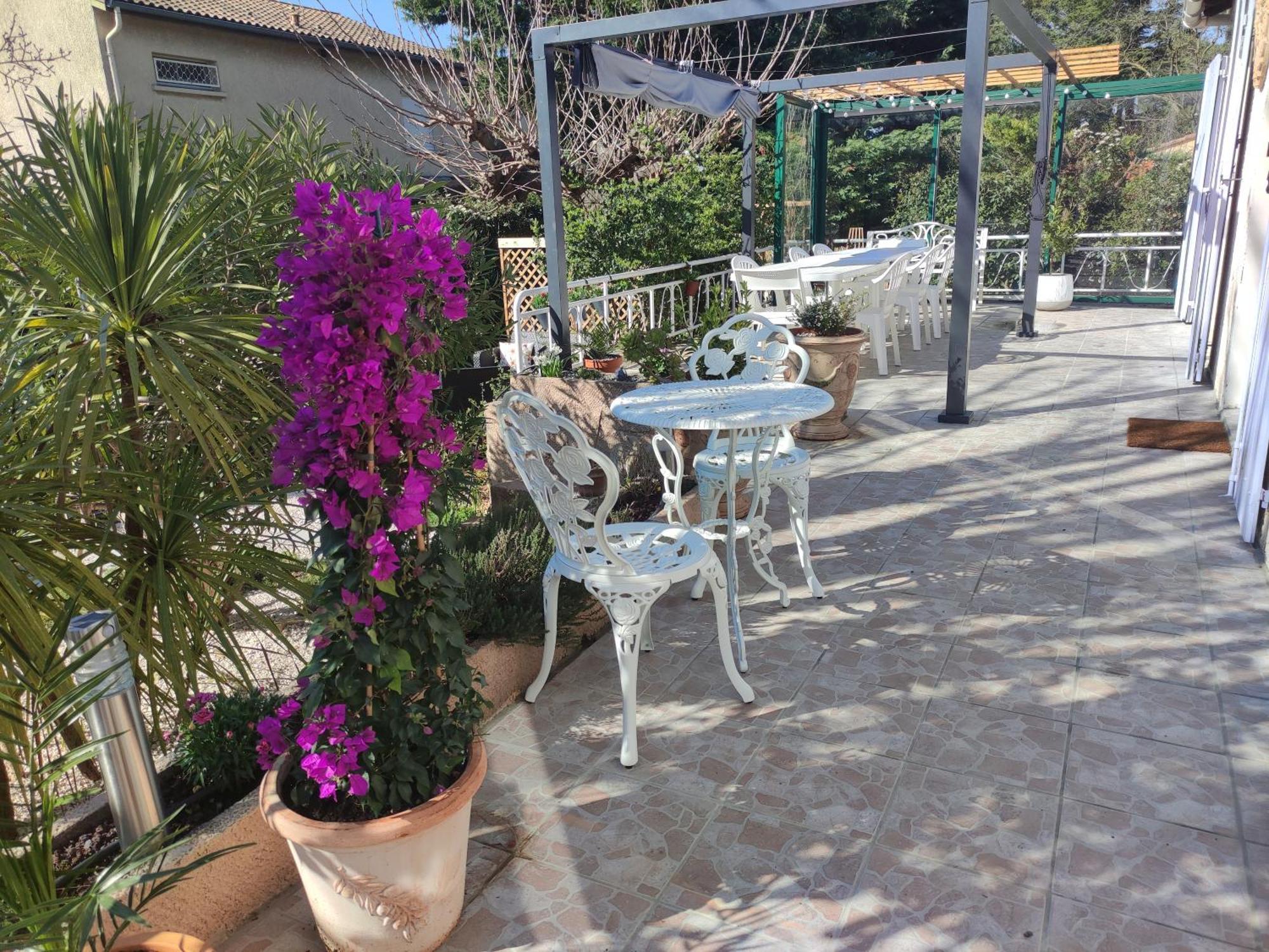 Le Jardin Des Rocailles - Villa 4 Chambres Climatisee Avec Piscine A Deux Pas D'Avignon ヴィルヌーヴ・レ・ザヴィニョン エクステリア 写真