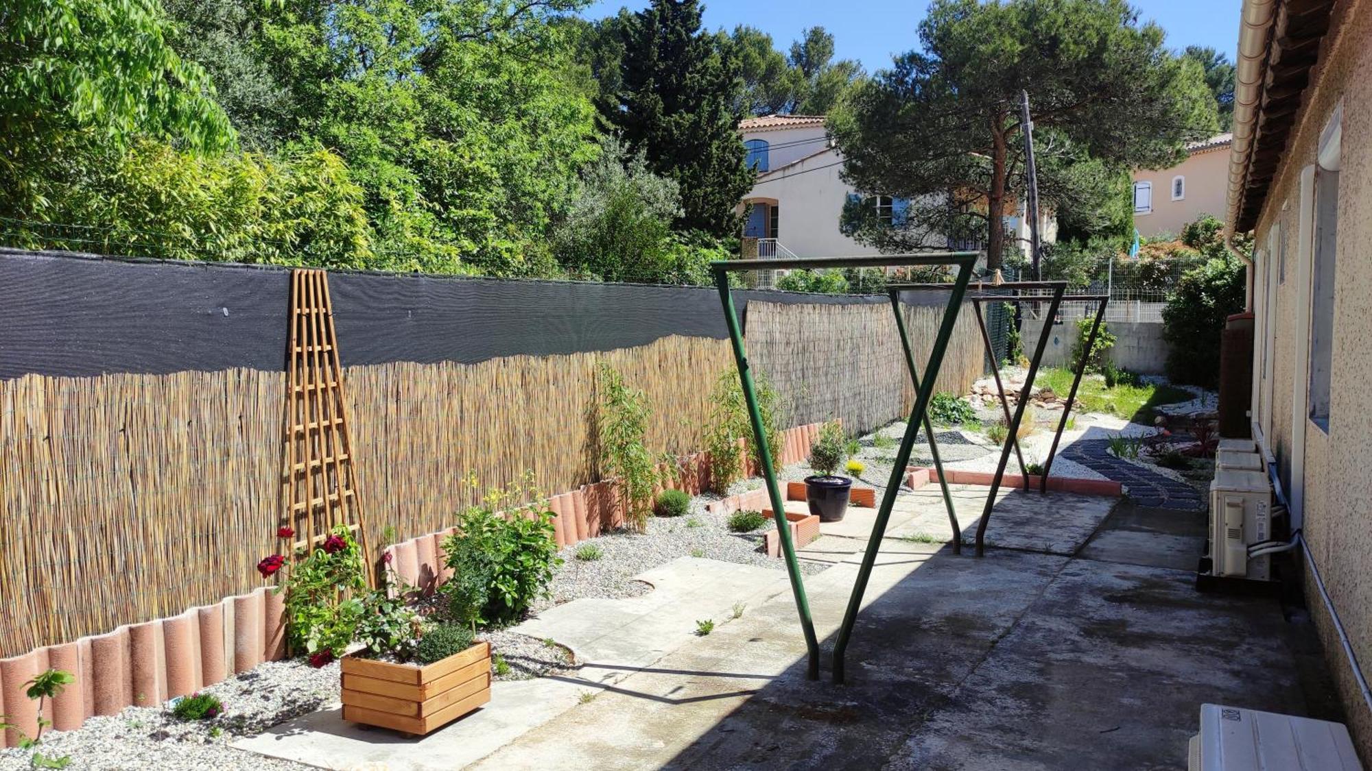 Le Jardin Des Rocailles - Villa 4 Chambres Climatisee Avec Piscine A Deux Pas D'Avignon ヴィルヌーヴ・レ・ザヴィニョン エクステリア 写真